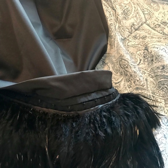Convertible Lil Black Skirt w detachable feathers - Picture 5 of 8